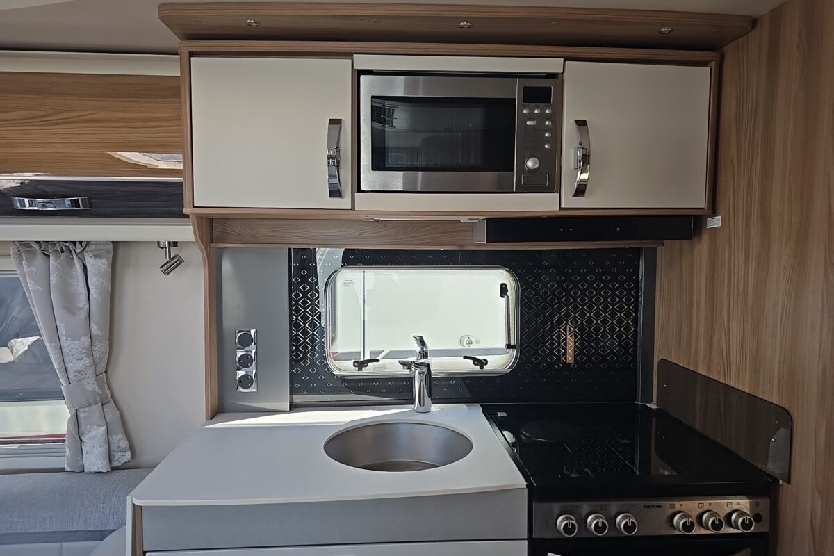 2020 BESSACARR BY DESIGN 845 INTERIOR