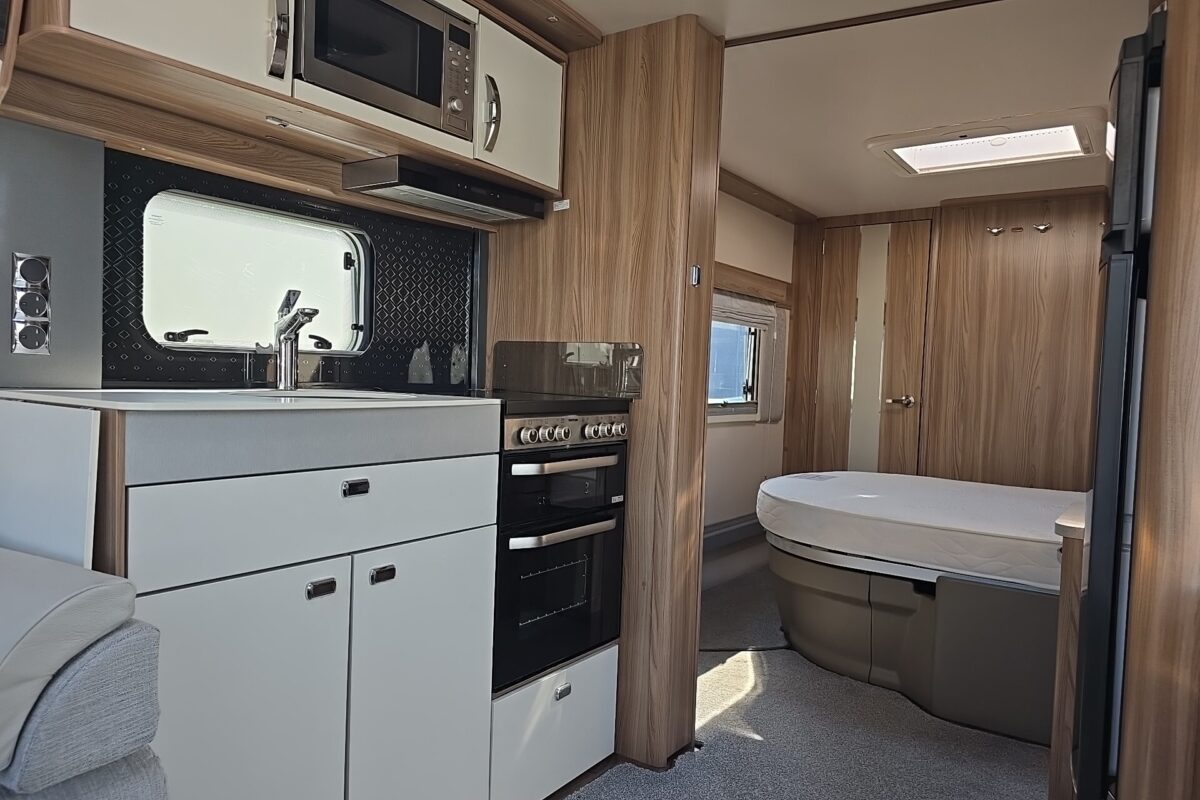 2020 BESSACARR BY DESIGN 845 INTERIOR