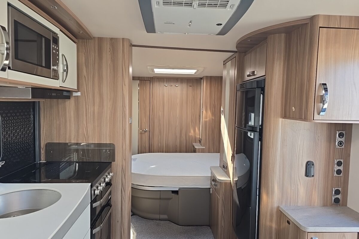 2020 BESSACARR BY DESIGN 845 INTERIOR