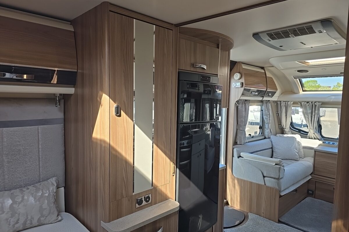 2020 BESSACARR BY DESIGN 845 INTERIOR