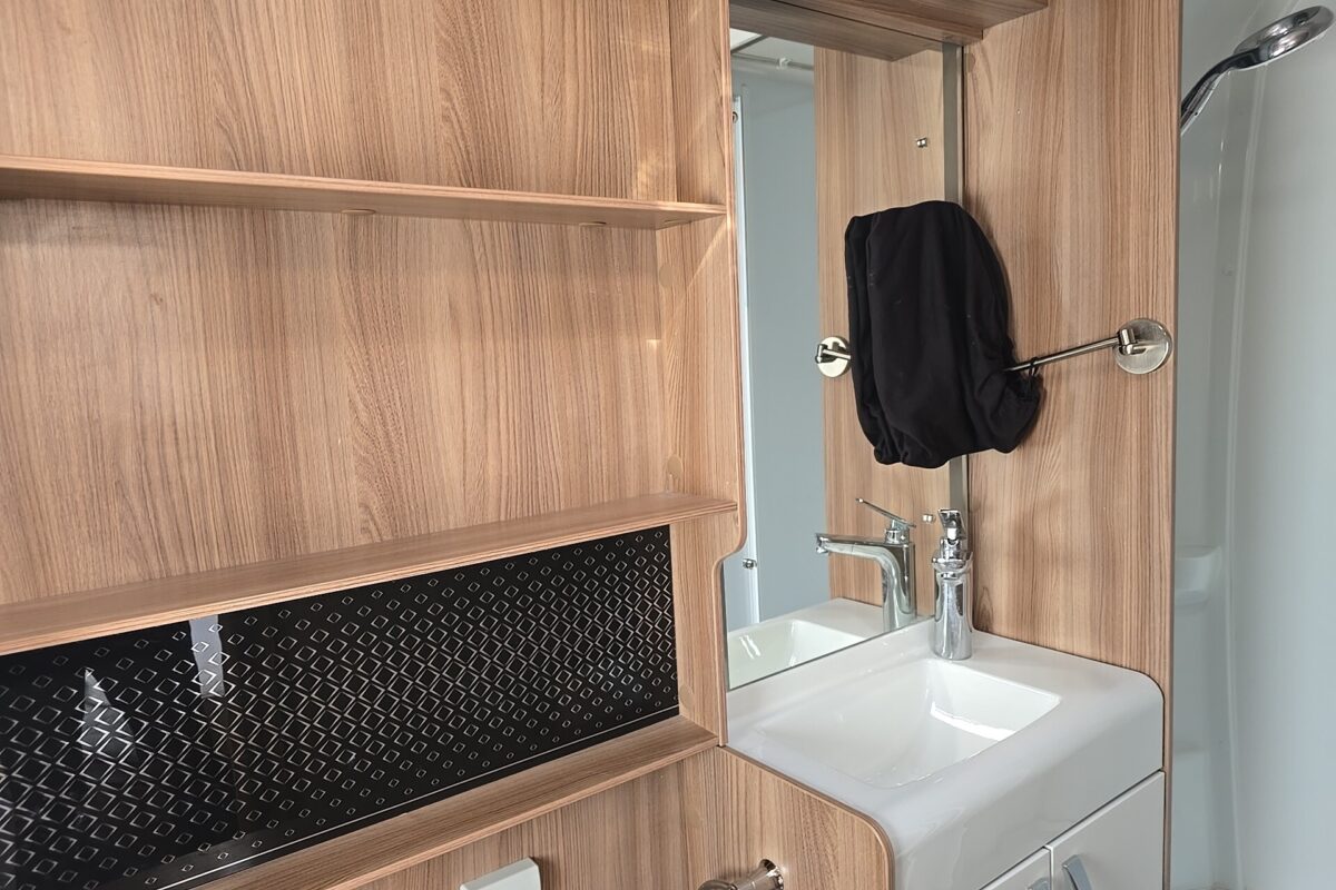 2020 BESSACARR BY DESIGN 845 INTERIOR