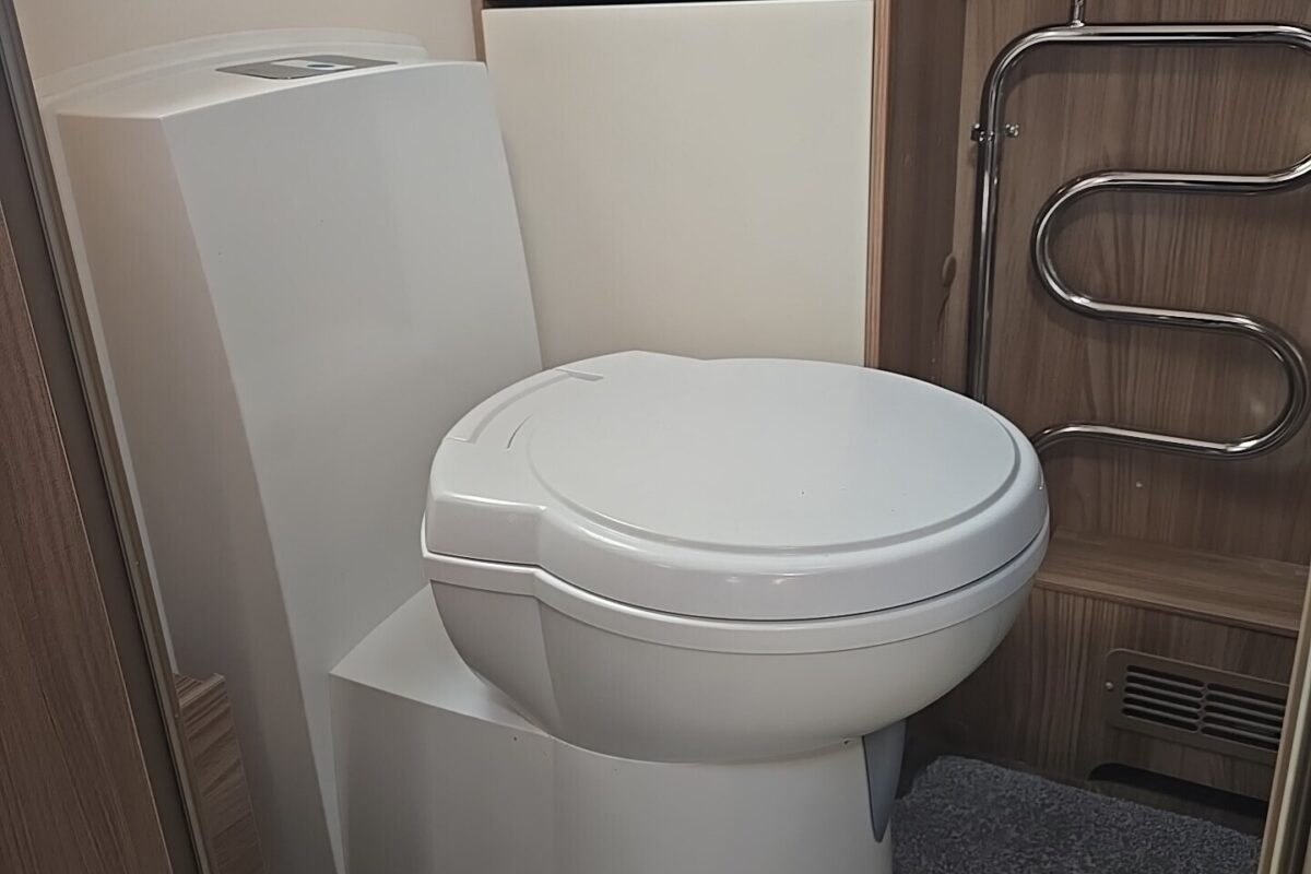 2020 BESSACARR BY DESIGN 845 INTERIOR