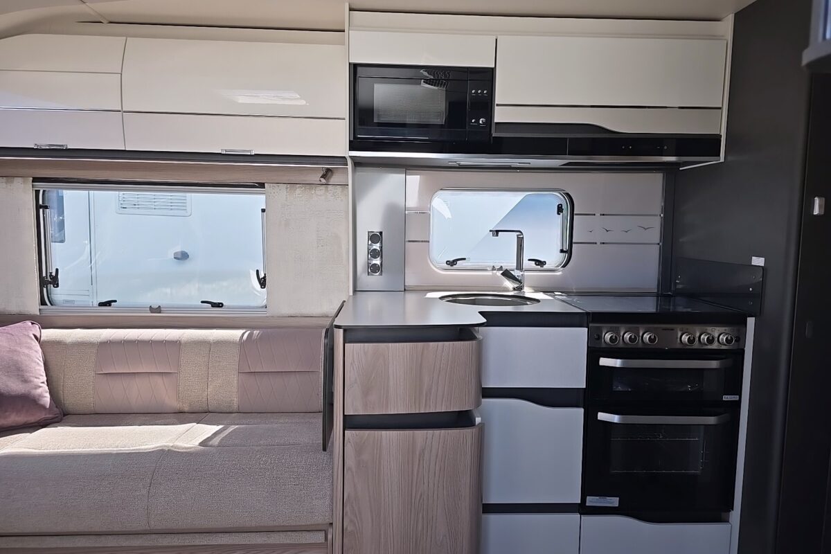 2024 SWIFT ELEGANCE GRANDE 850