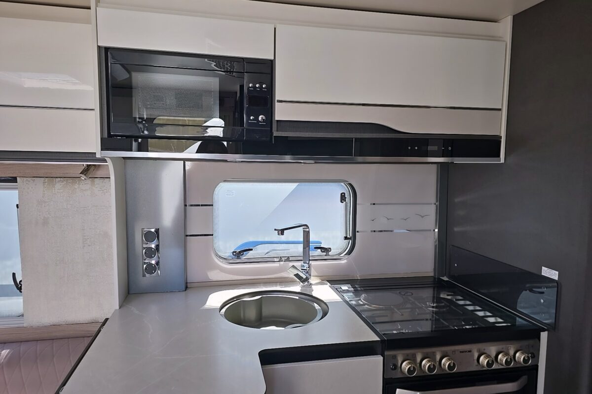 2024 SWIFT ELEGANCE GRANDE 850