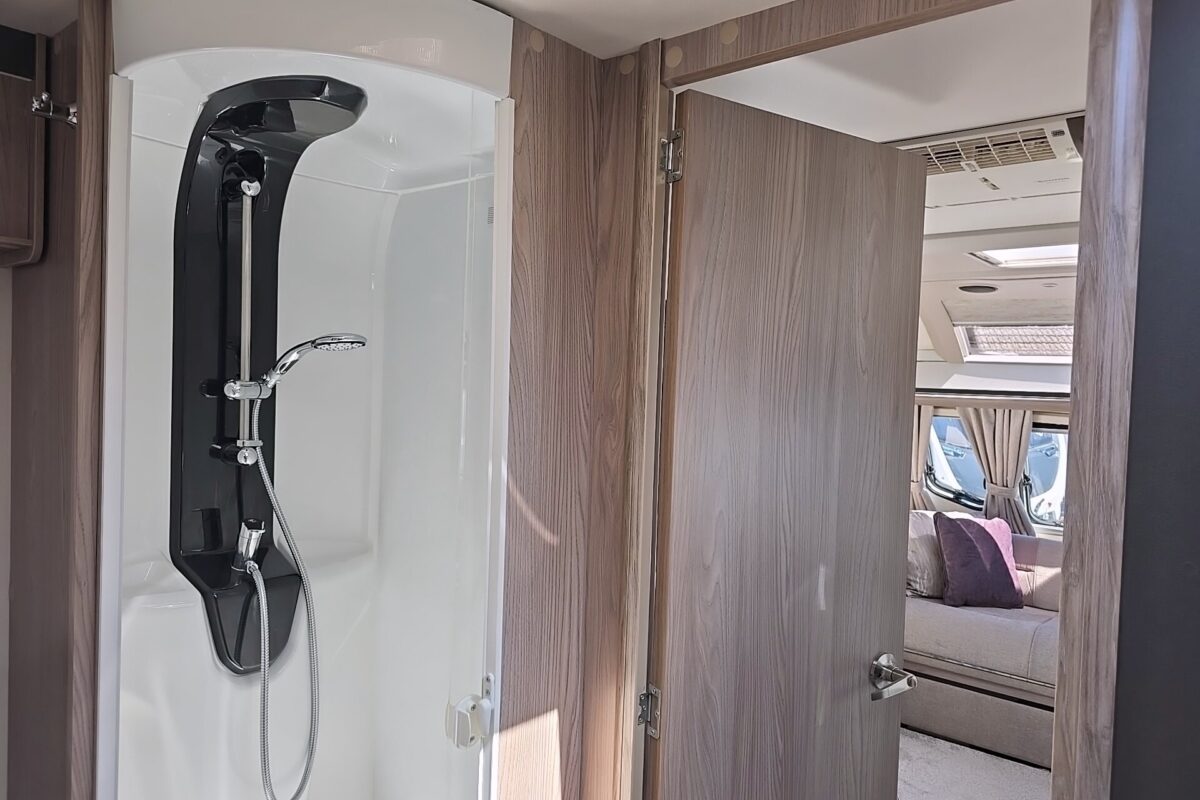 2024 SWIFT ELEGANCE GRANDE 850