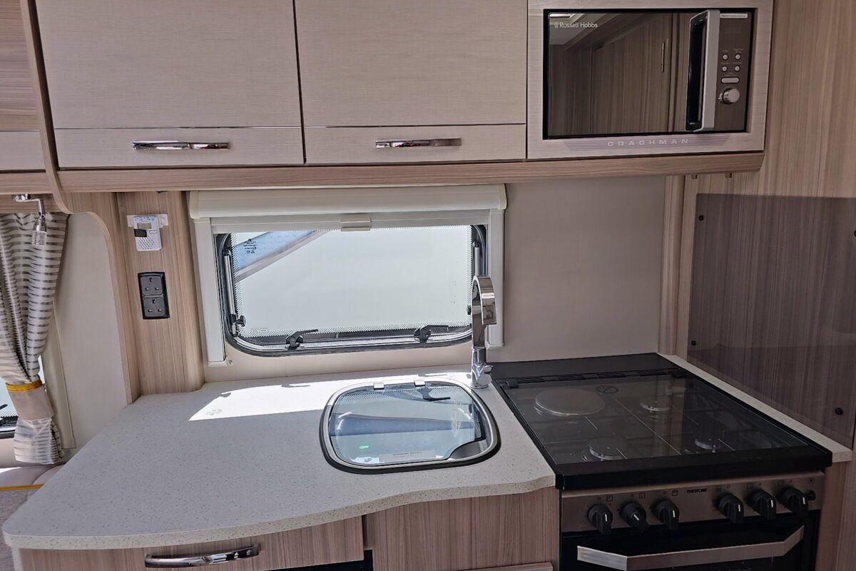 2019 COACHMAN VISION 545 CARAVAN