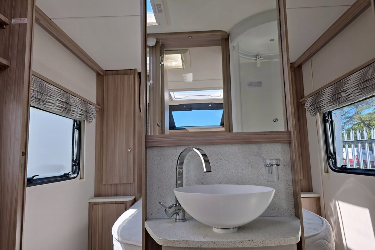 2019 COACHMAN VISION 545 CARAVAN