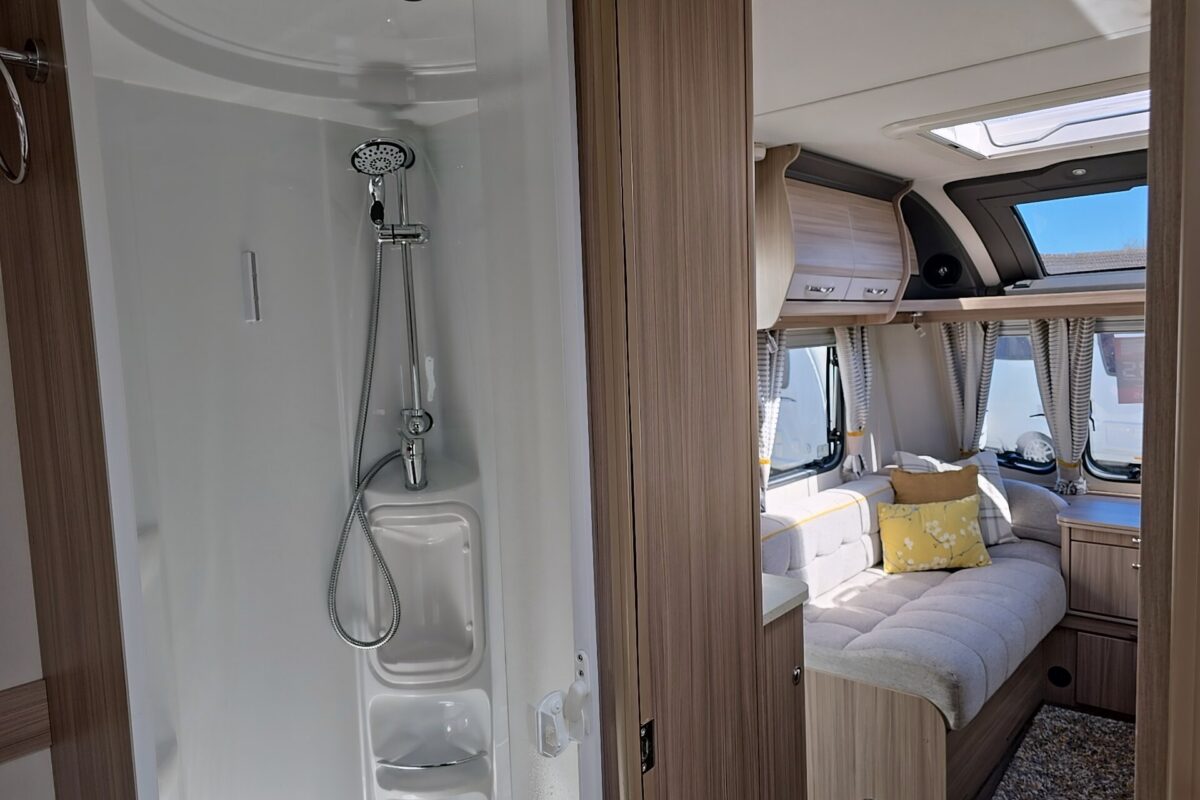 2019 COACHMAN VISION 545 CARAVAN