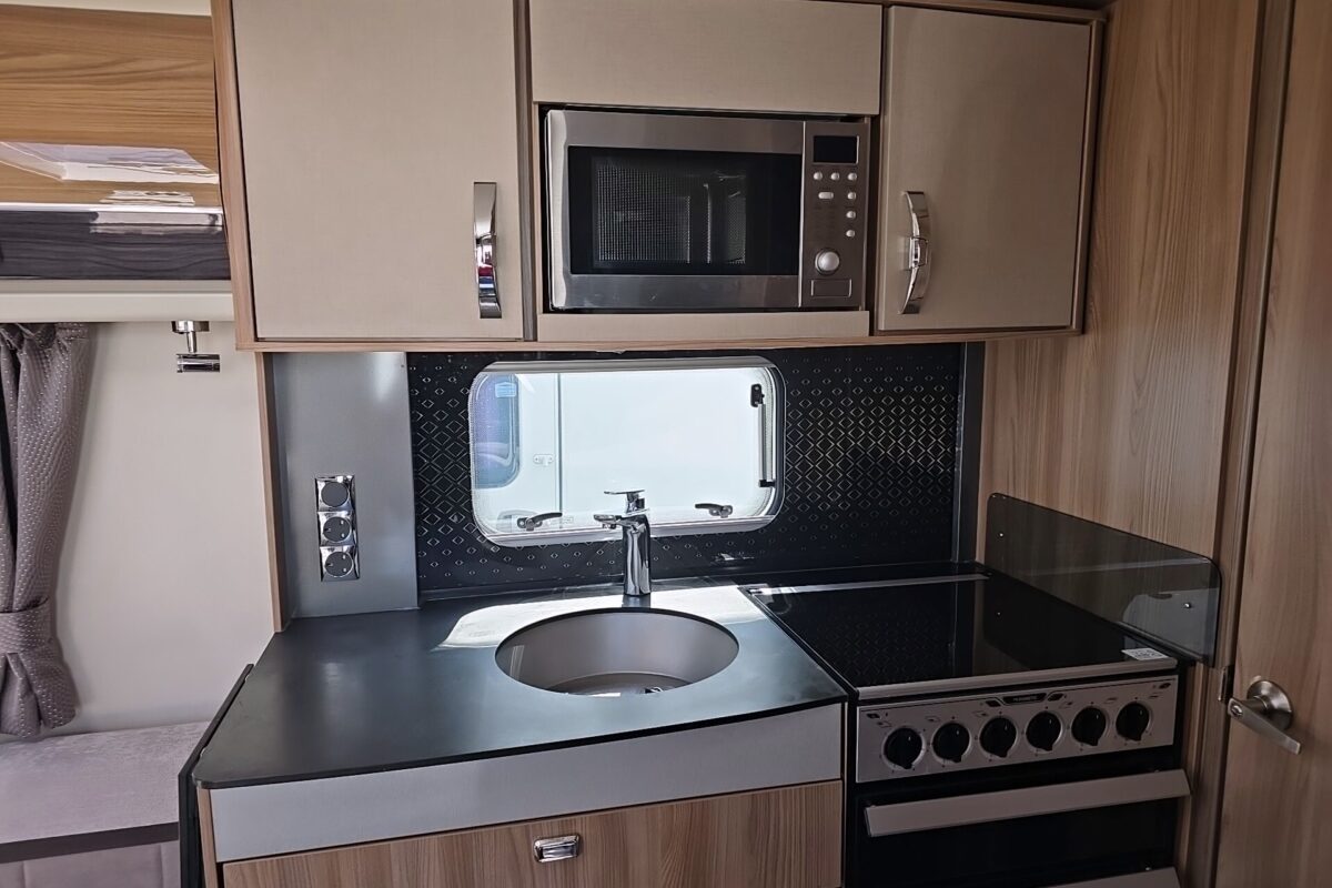 2019 SWIFT ELEGANCE 560