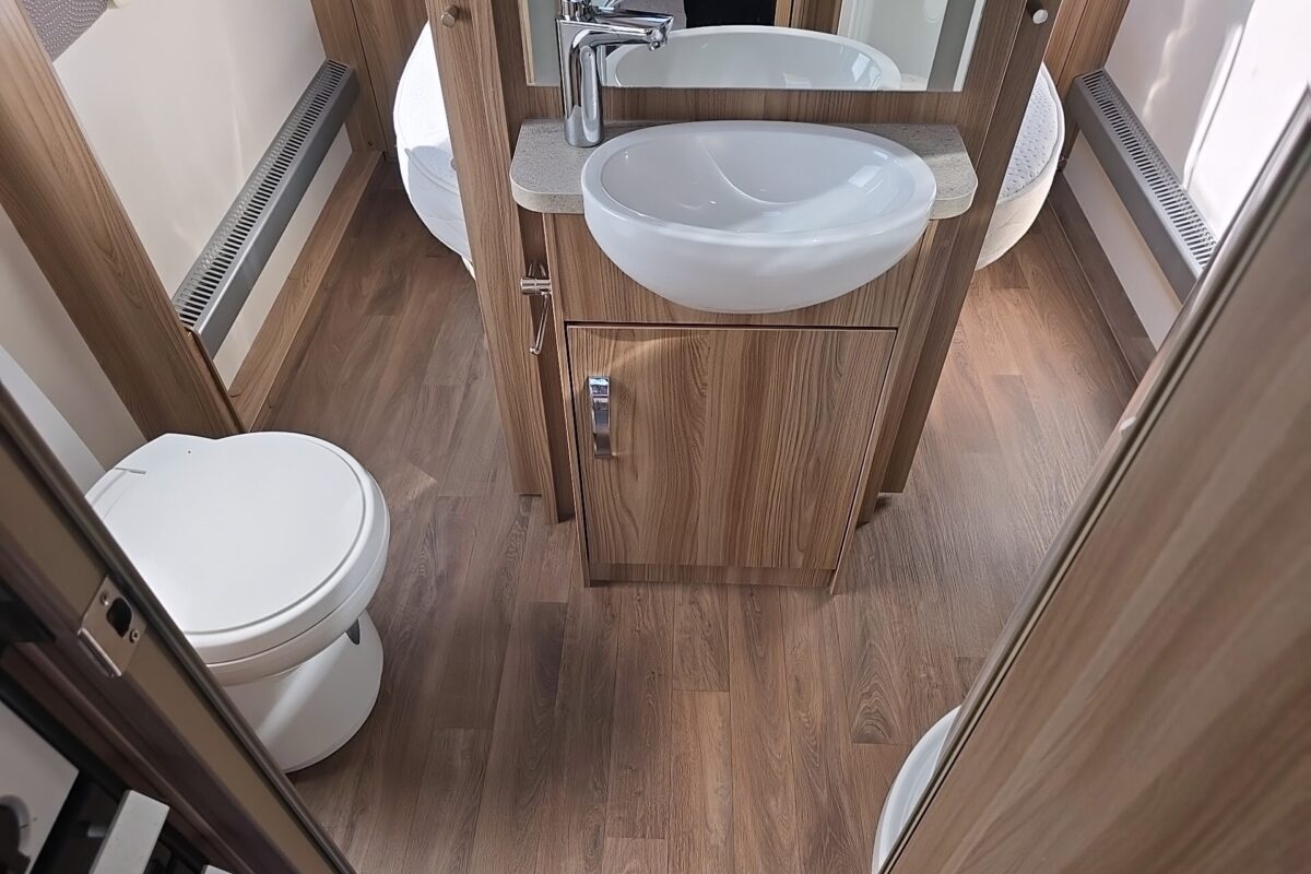 2019 SWIFT ELEGANCE 560