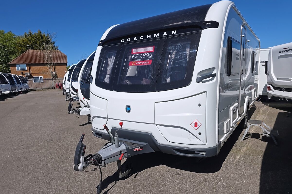 2020 COACHMAN VIP 565