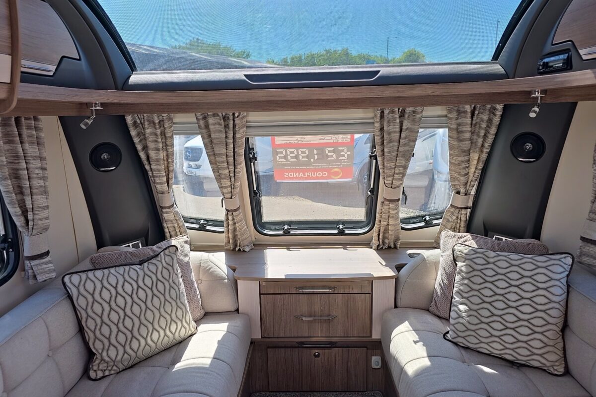 2020 COACHMAN VIP 565