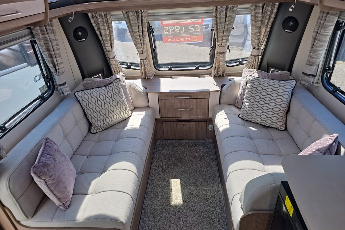 2020 COACHMAN VIP 565