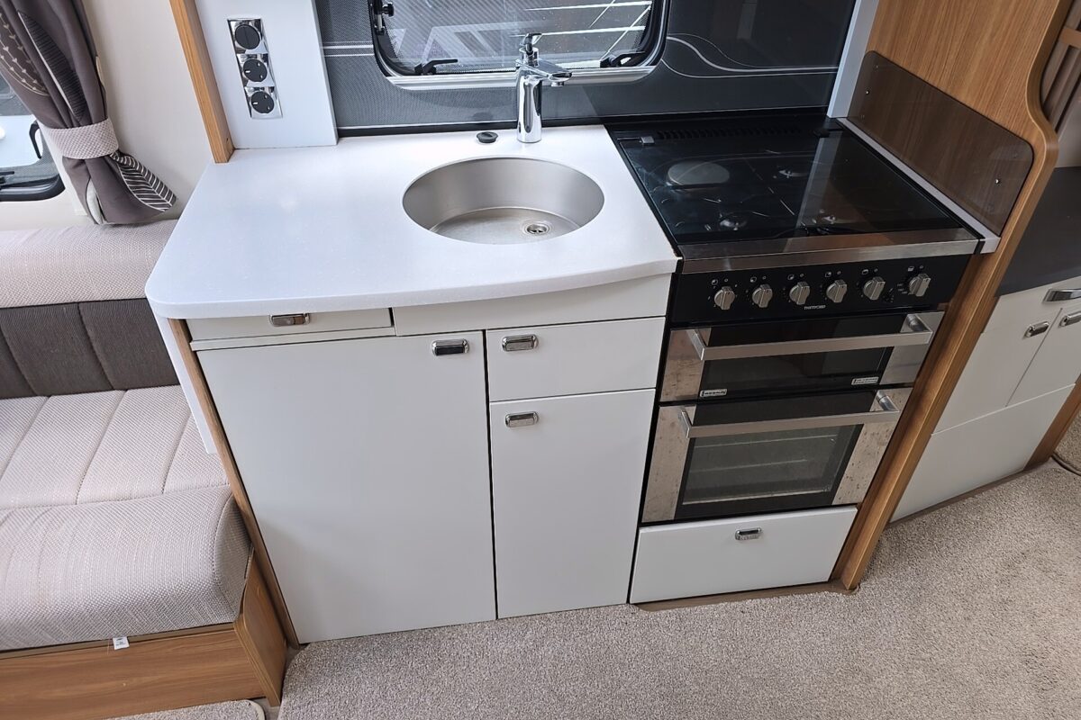 2014 elegance 645 internal