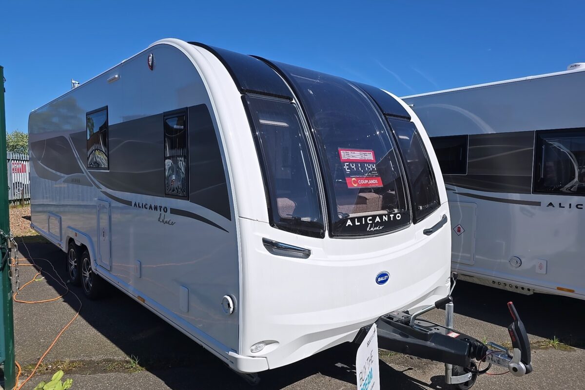 2026 Bailey Alicanto Deluxe Alvor Front
