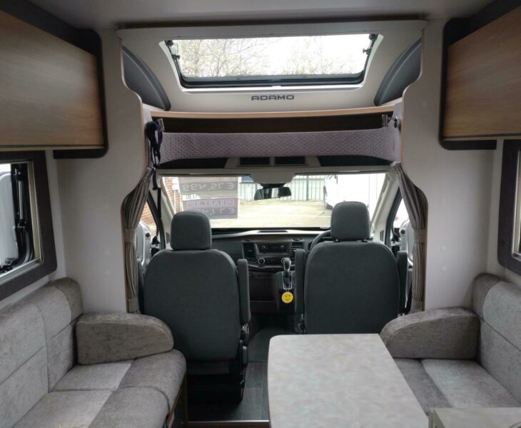 Bailey Adamo 75_4i  Interior