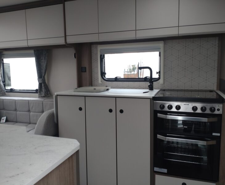 Coachman Acadia 460 Interior