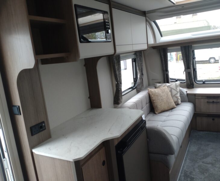 Coachman Acadia 460 Interior