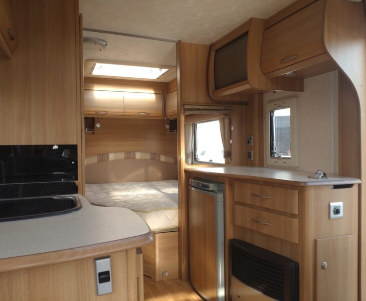 2008 Coachman vip 535/4 interior