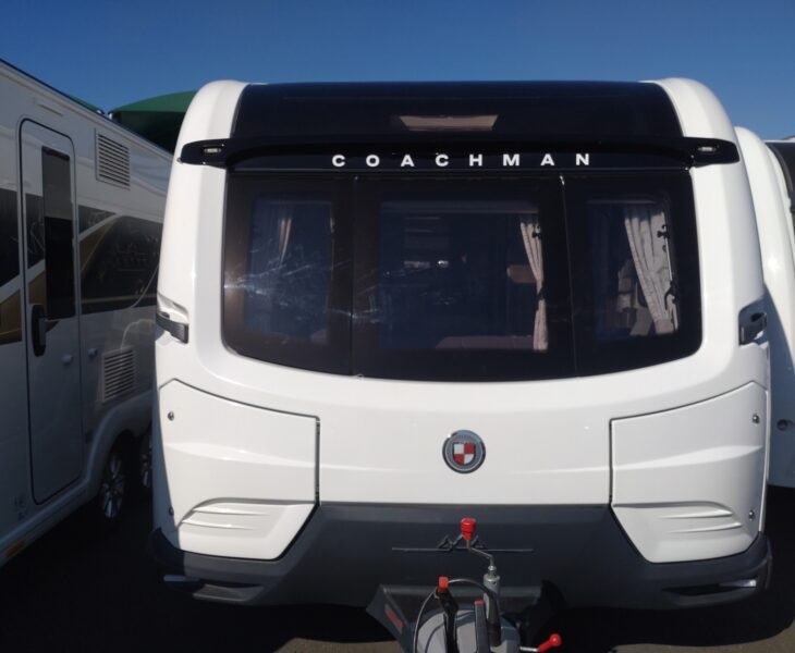 Coachman Lusso 2 Front