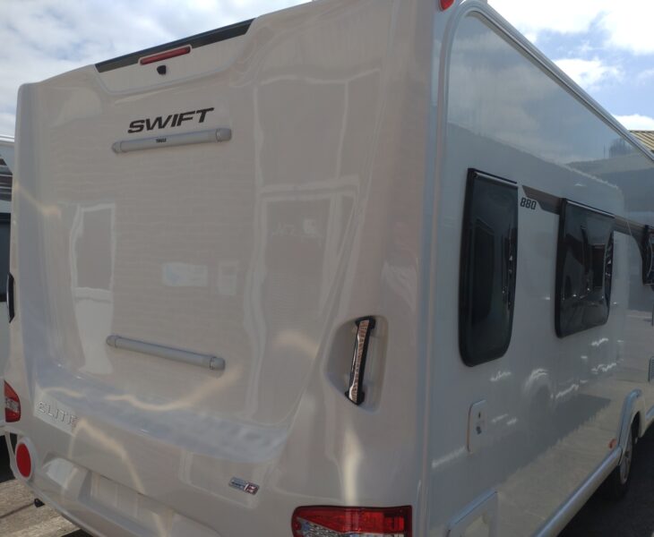 2021 Sterling Elite 880 Rear