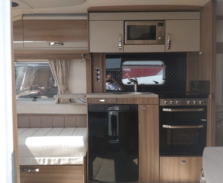 2021 Sterling Elite 880 Interior