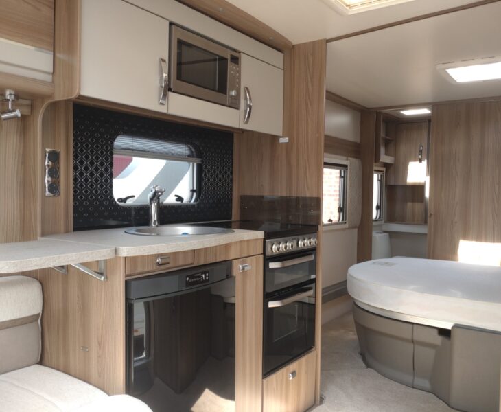 2021 Sterling Elite 880 Interior