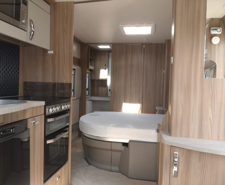 2021 Sterling Elite 880 Interior