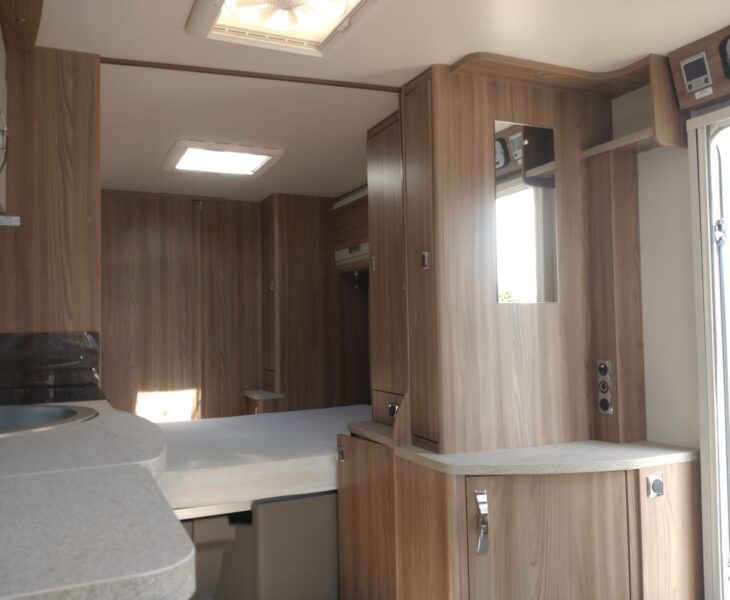 2021 Sterling Elite 880 Interior