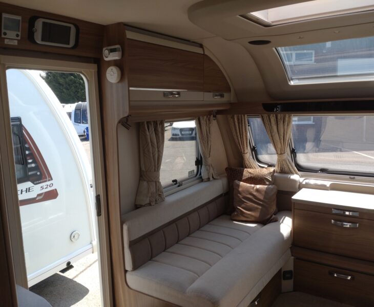 2021 Sterling Elite 880 Interior