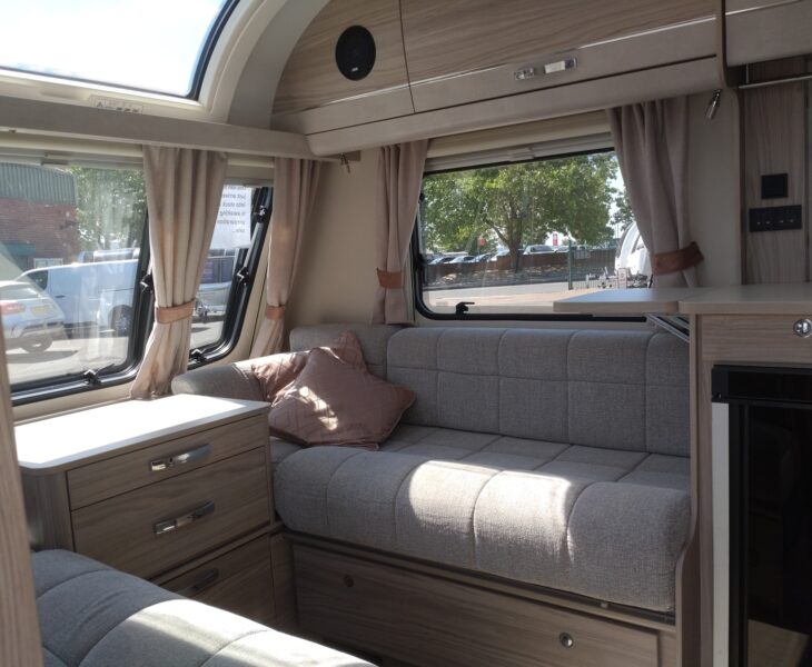 2022 Elddis Avante 550 Interior