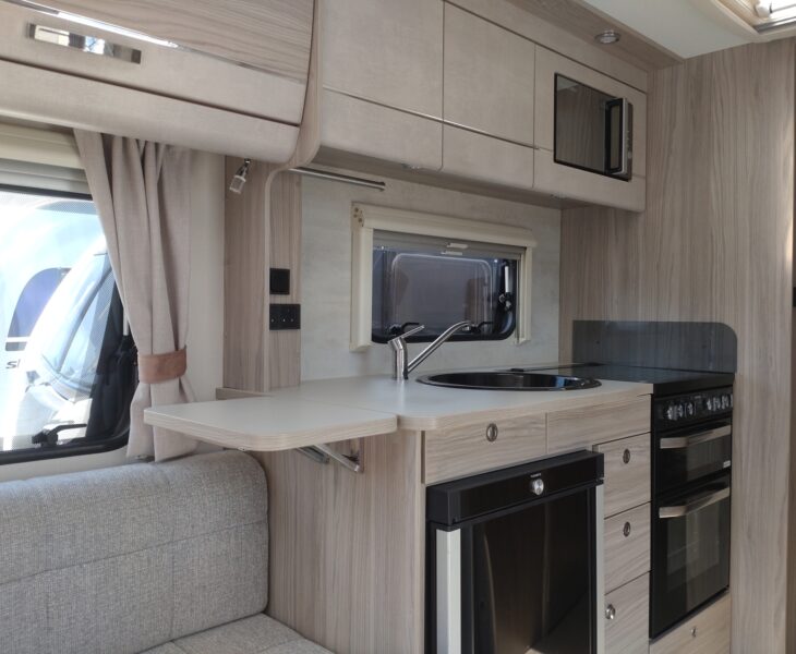2022 Elddis Avante 550 Interior