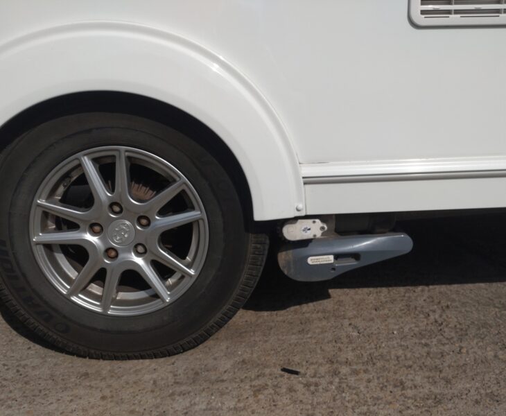 Compass  Capiro 550 Offside
