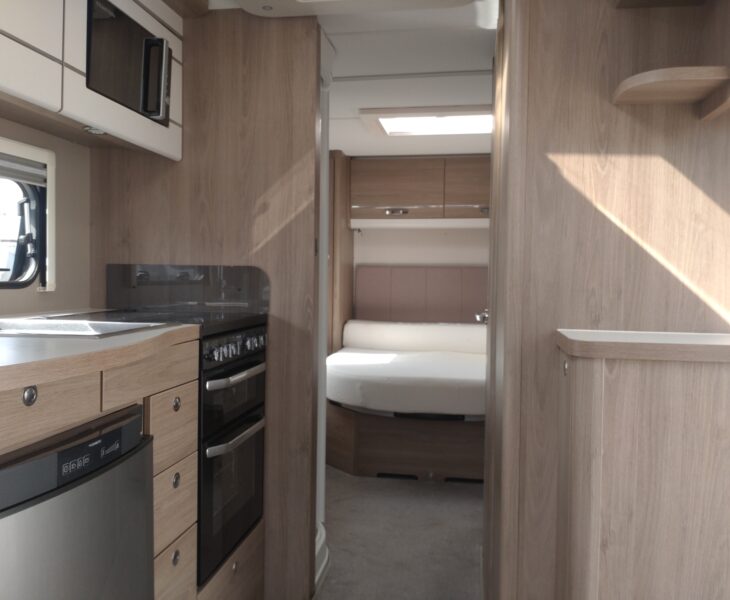 Compass  Capiro 550 Interior