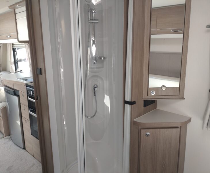 Compass  Capiro 550 Interior