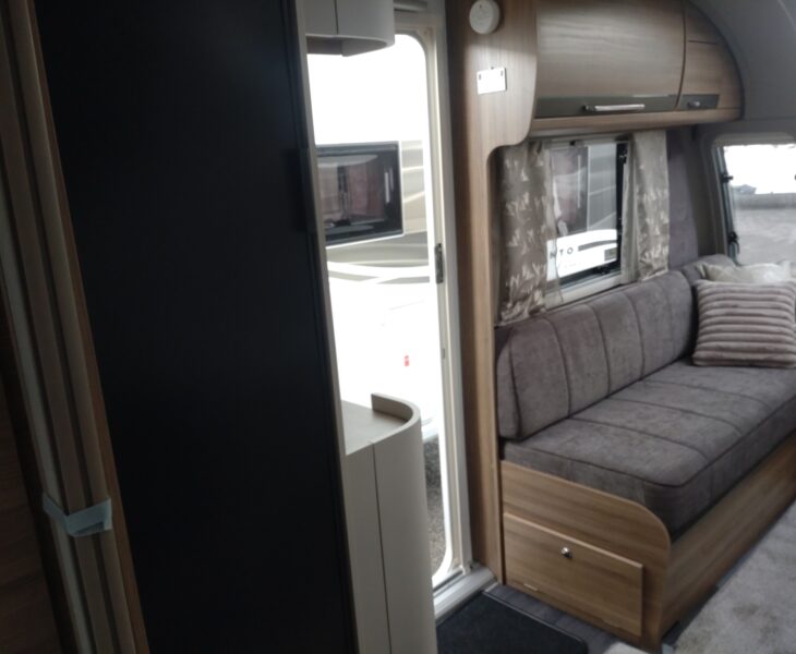 2025 Bailey Unicorn Deluxe Vigo Interior