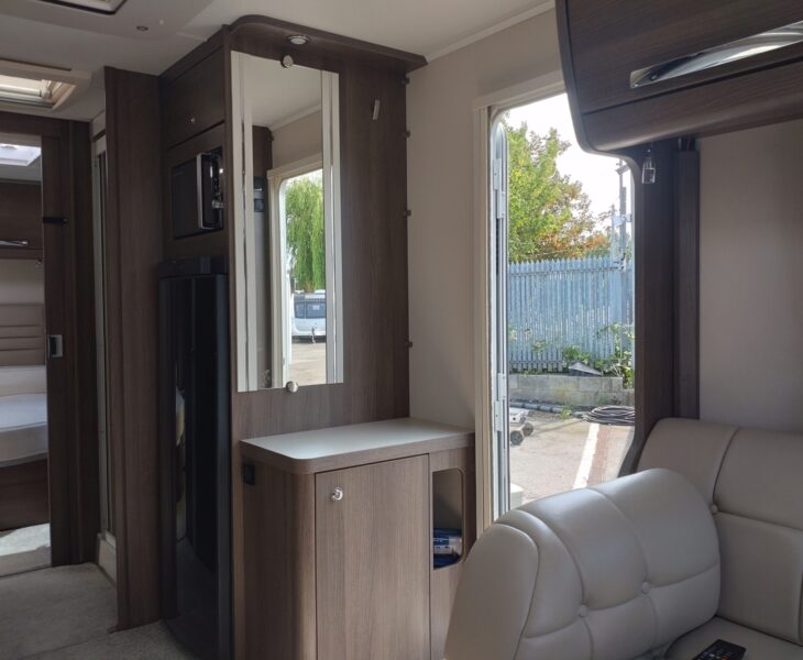 2021 Buccaneer Barracuda Interior