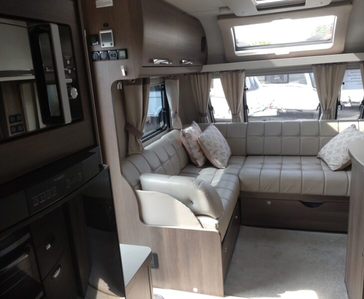 2021 Buccaneer Barracuda Interior