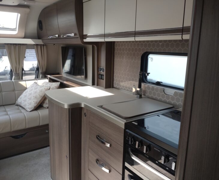 2021 Buccaneer Barracuda Interior