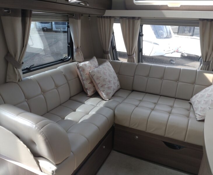 2021 Buccaneer Barracuda Interior