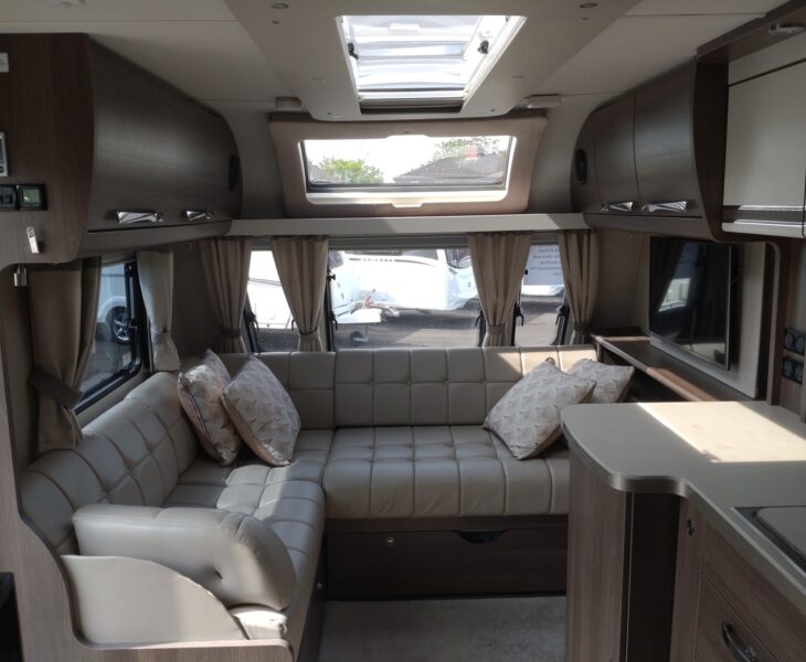 2021 Buccaneer Barracuda Interior