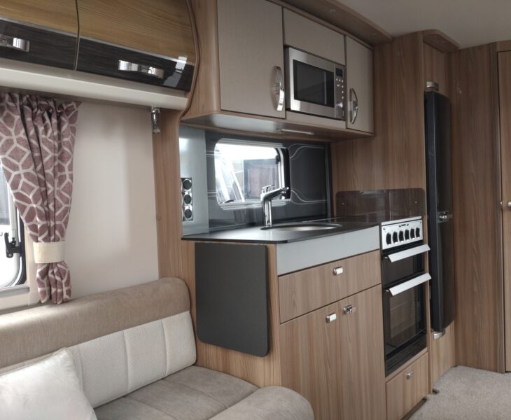 2018 swift conqueror 480 interior
