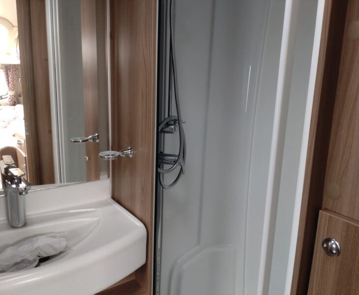 2018 swift conqueror 480 interior