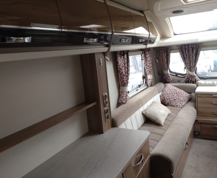 2018 swift conqueror 480 interior
