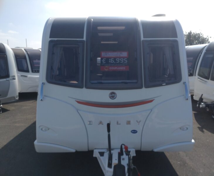 2017 Bailey Unicorn Vigo Front