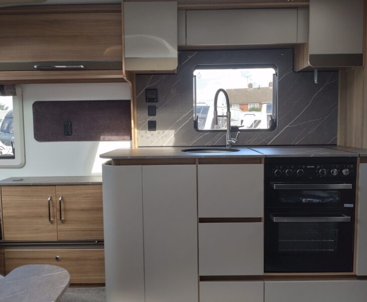 2026 Bailey Alicanto Deluxe Alvor Interior