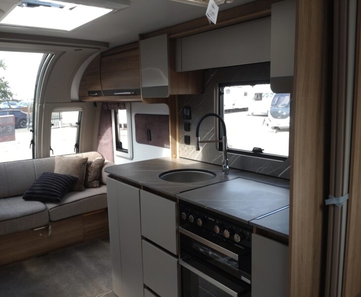 2026 Bailey Alicanto Deluxe Alvor Interior