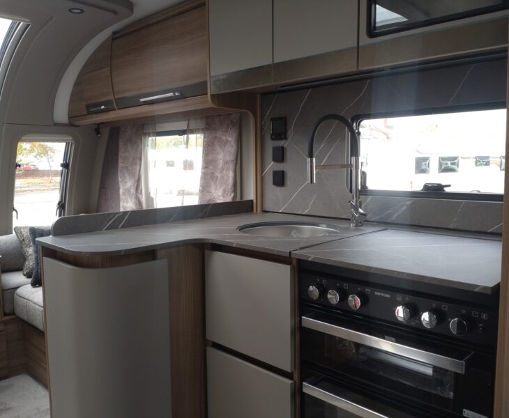 2026 Bailey Alicanto Grande Deluxe Sintra interior