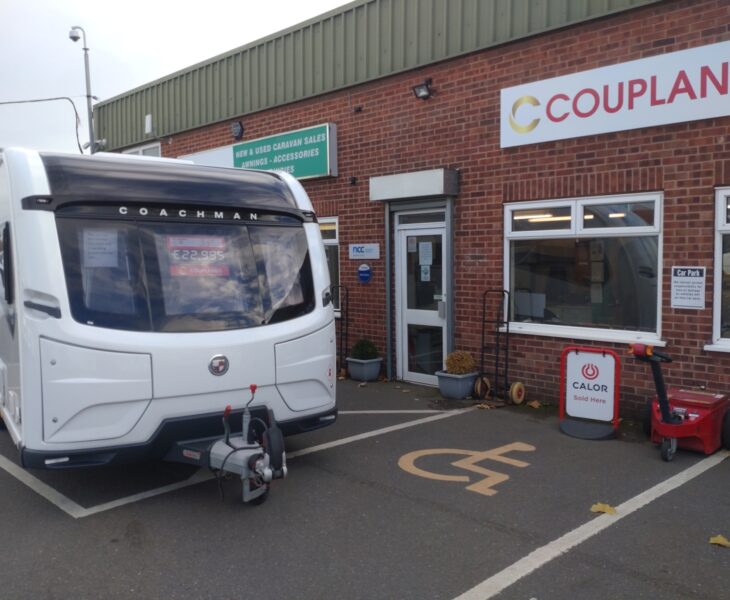 2022 Coachman Vip 520/3 exterior