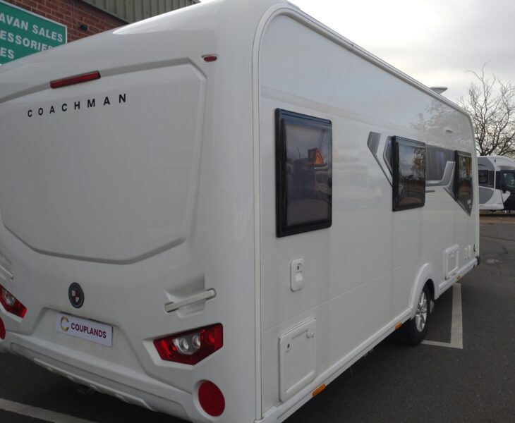 2022 Coachman Vip 520/3 exterior